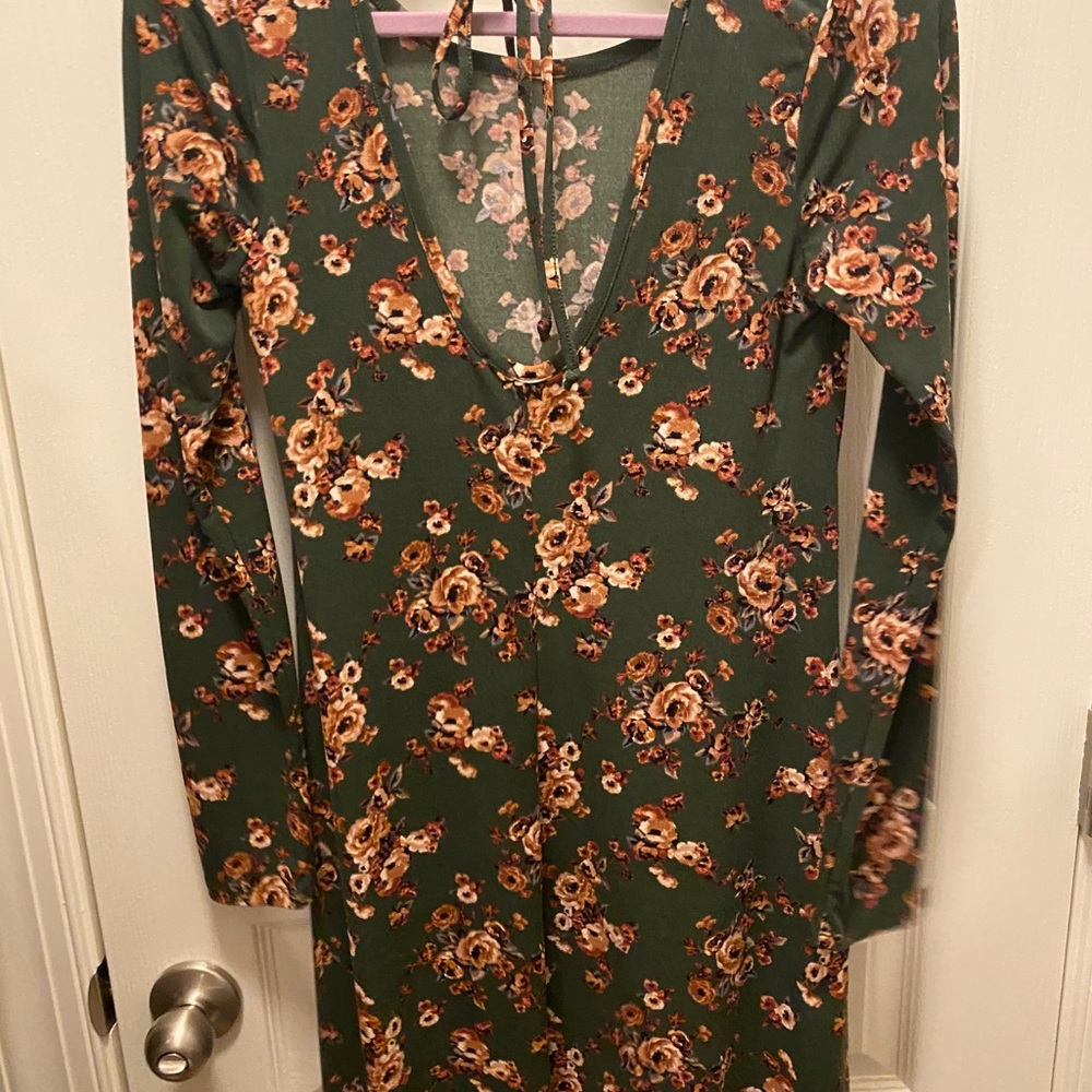 Dress - Picture 2 of 2